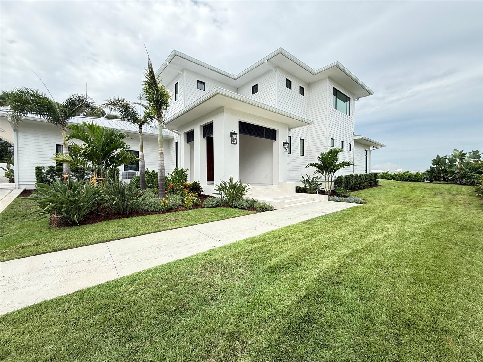 101 Due East Street, FL
