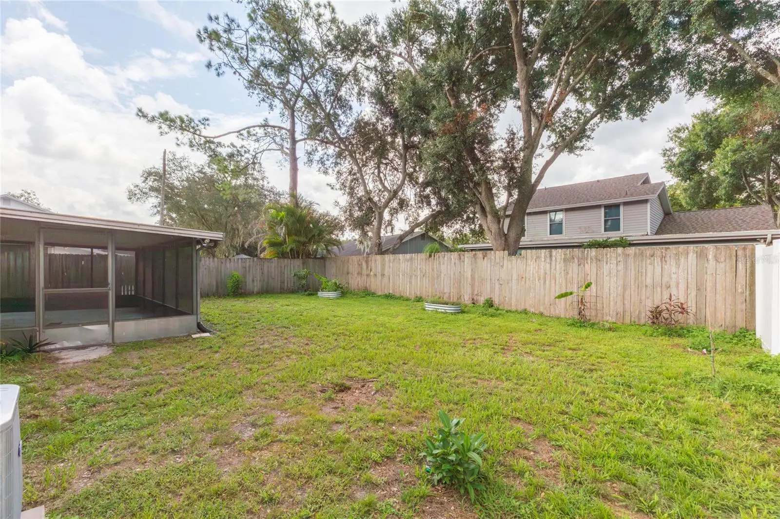 2705 Lakeville Drive, FL