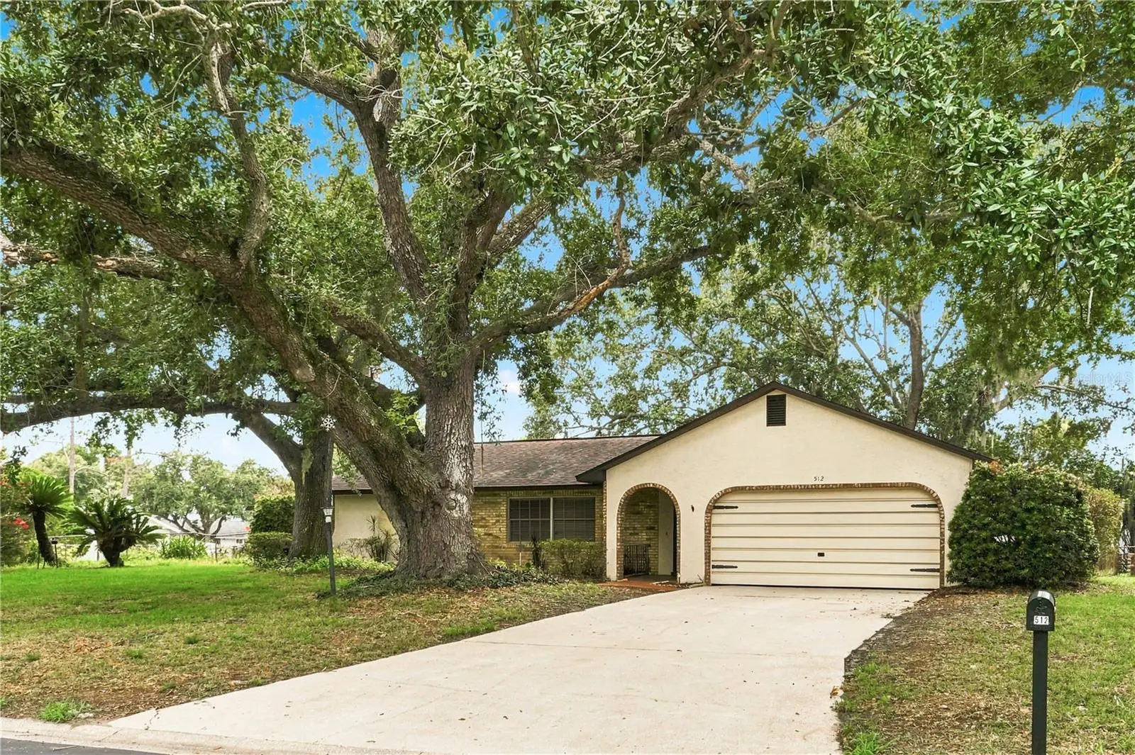512 Ponderosa Drive, FL