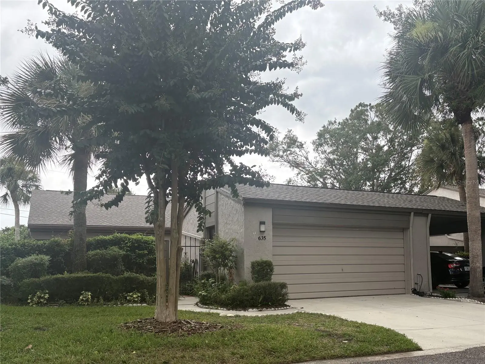 635 Woodridge Dr, FL