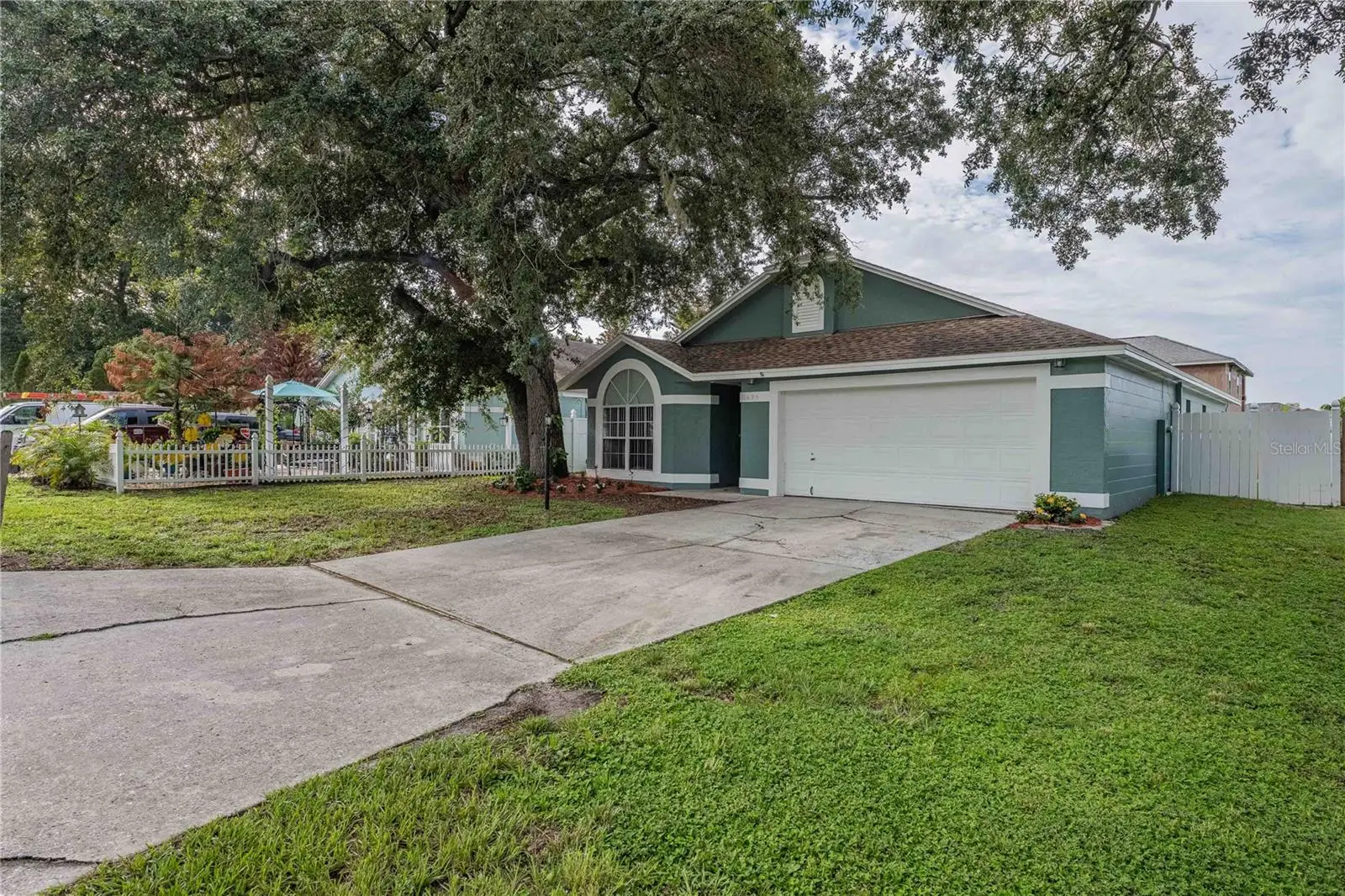 1695 Lakeside Drive, FL