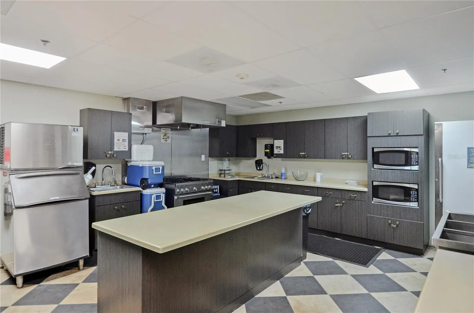 3831 Sanibel Street, FL