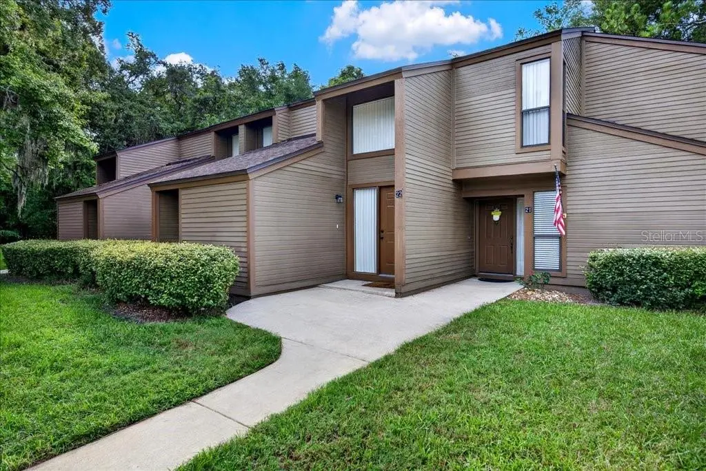 22 Oxford Lane, FL
