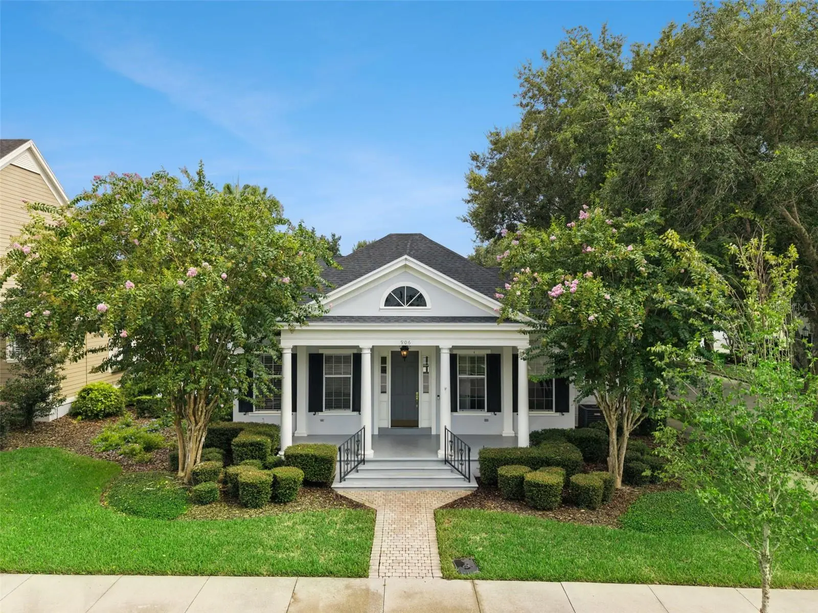 906 Spring Park Loop, FL