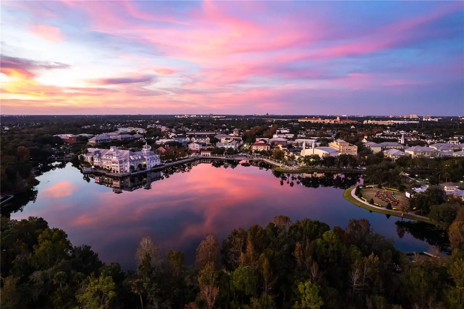 906 Spring Park Loop, FL