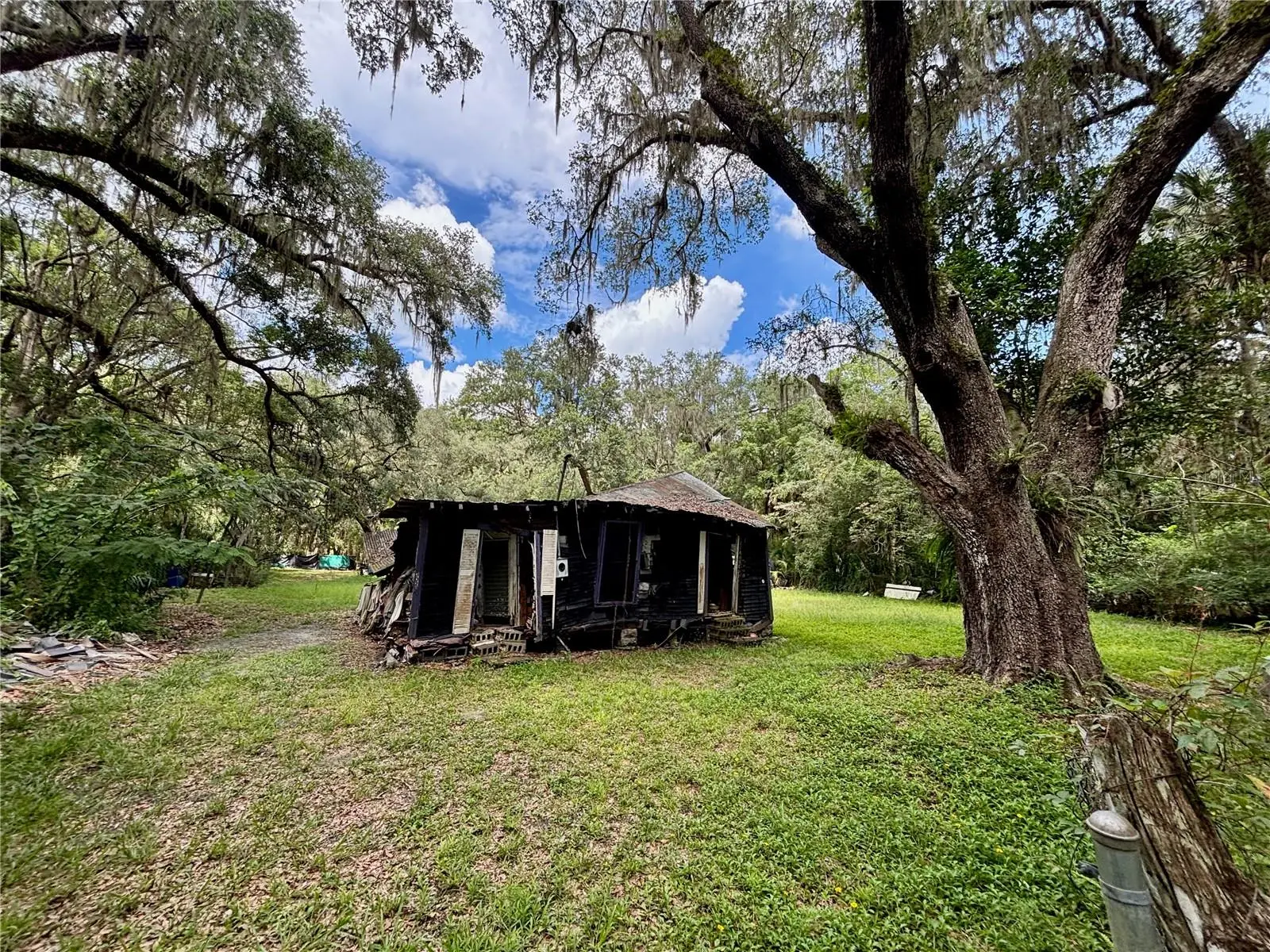 302 Bay Avenue, FL