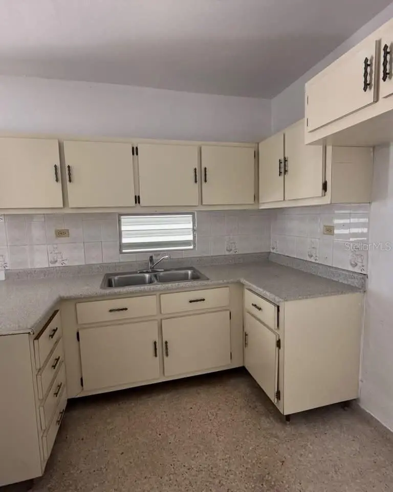 #802(J-3) Monte Farallon St, Colinas De Montellanos, PR