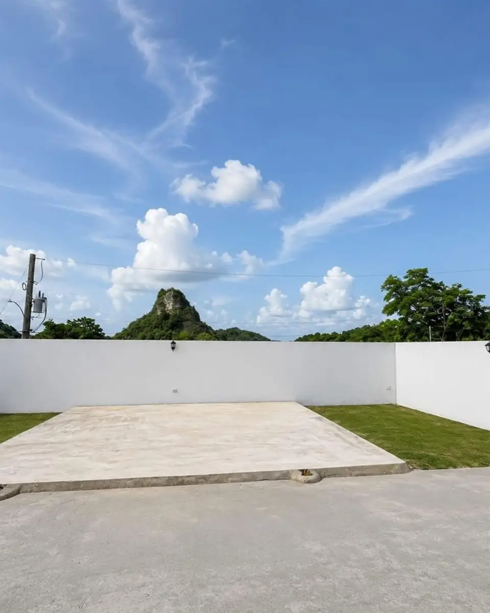 #802(J-3) Monte Farallon St, Colinas De Montellanos, PR
