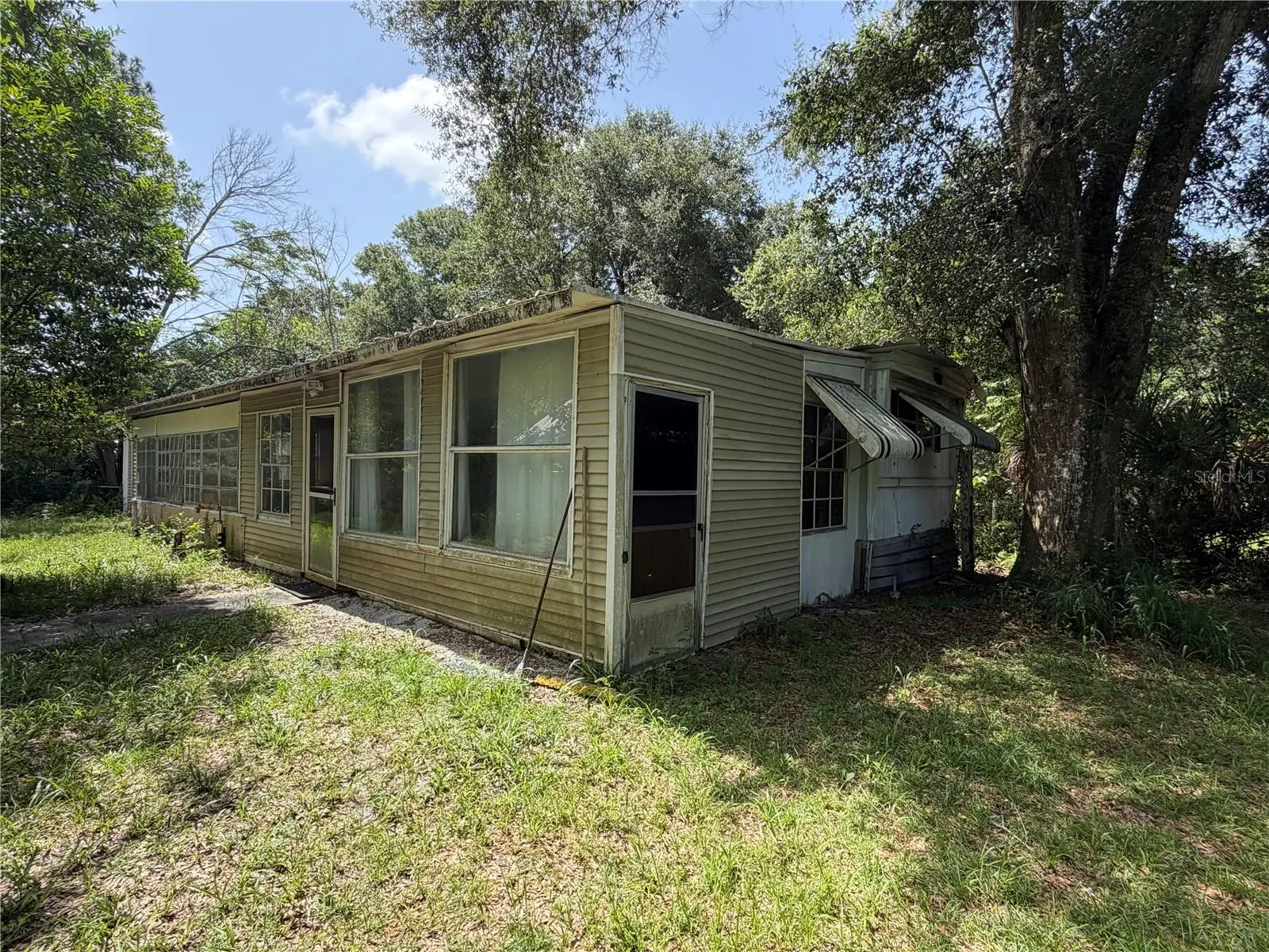 196 Robinhood Drive, FL