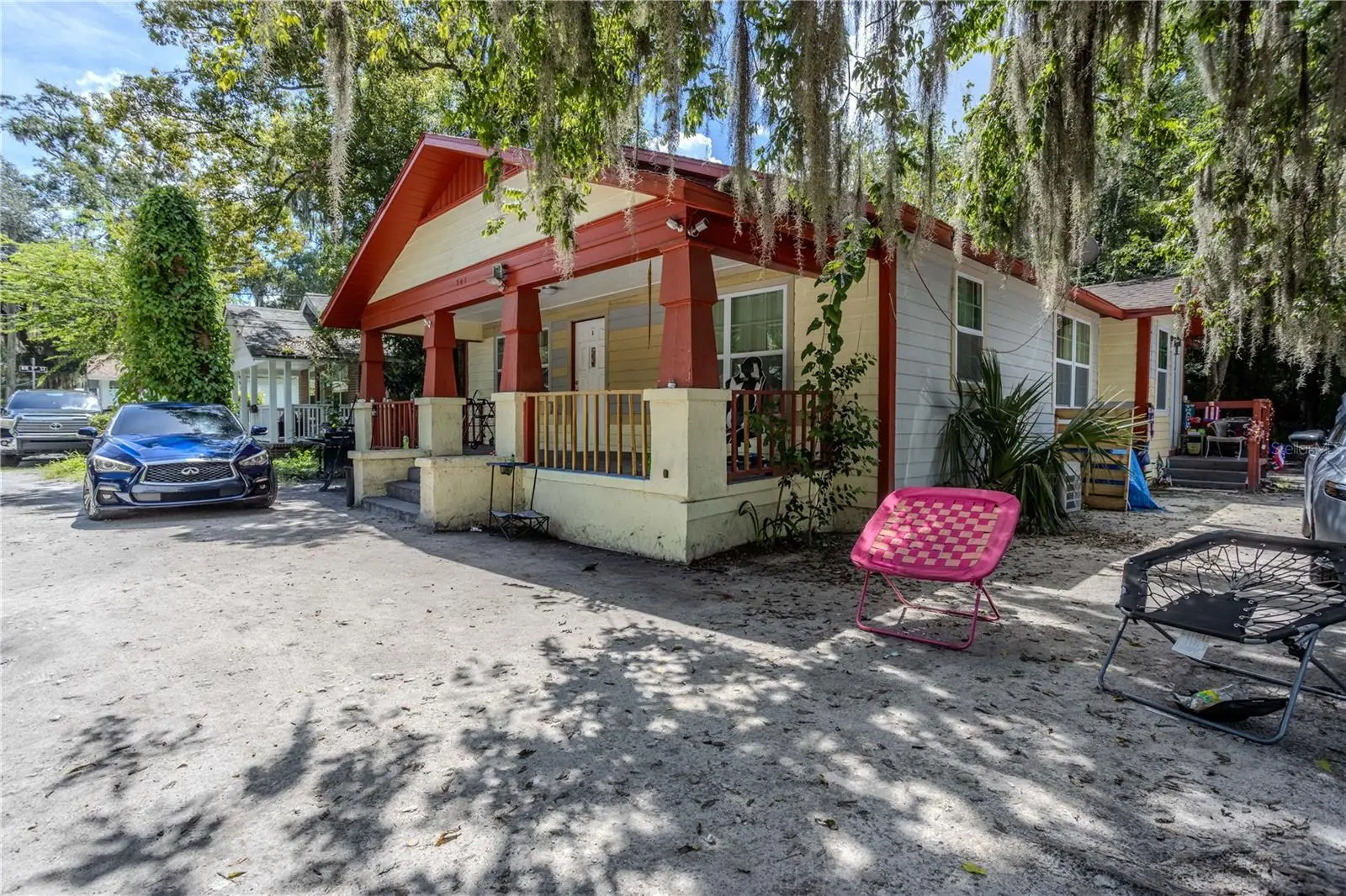 907 4th Place, FL
