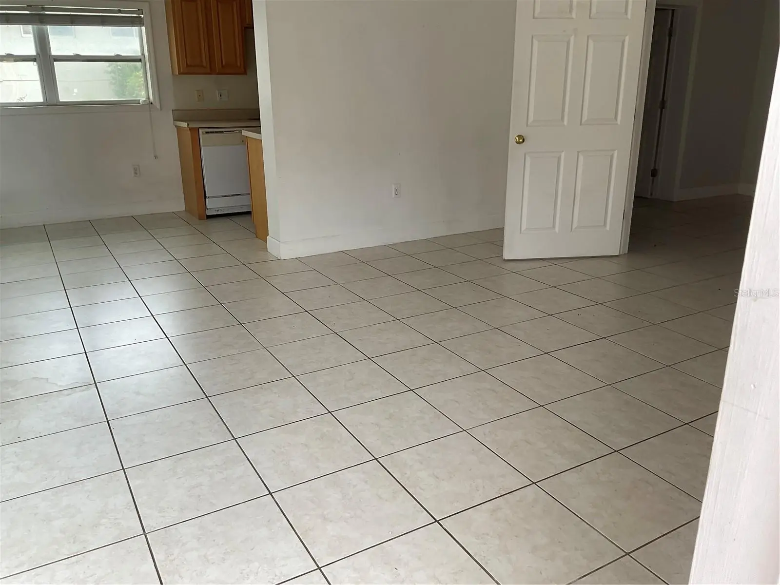2121 Lakeview Drive, FL