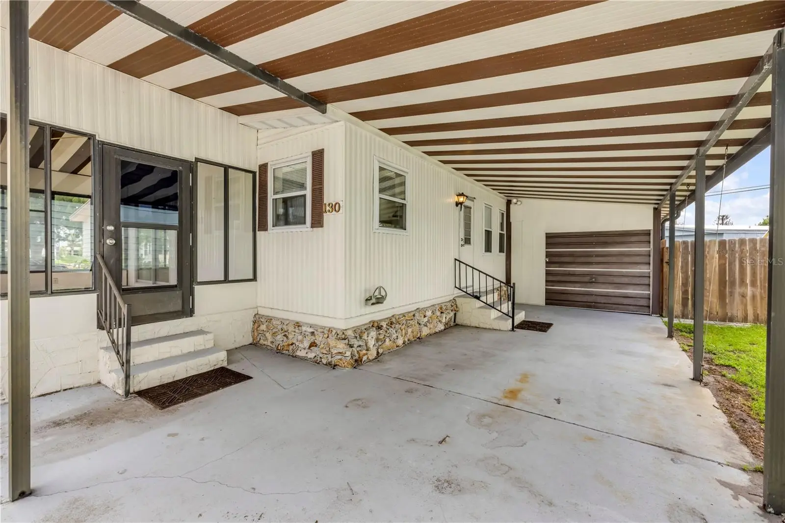130 Pine Street, FL