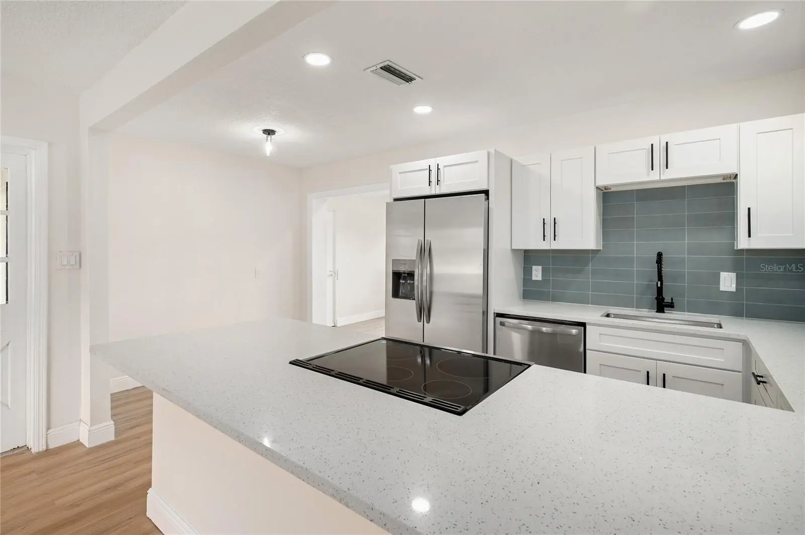 3733 Surrey Drive, FL