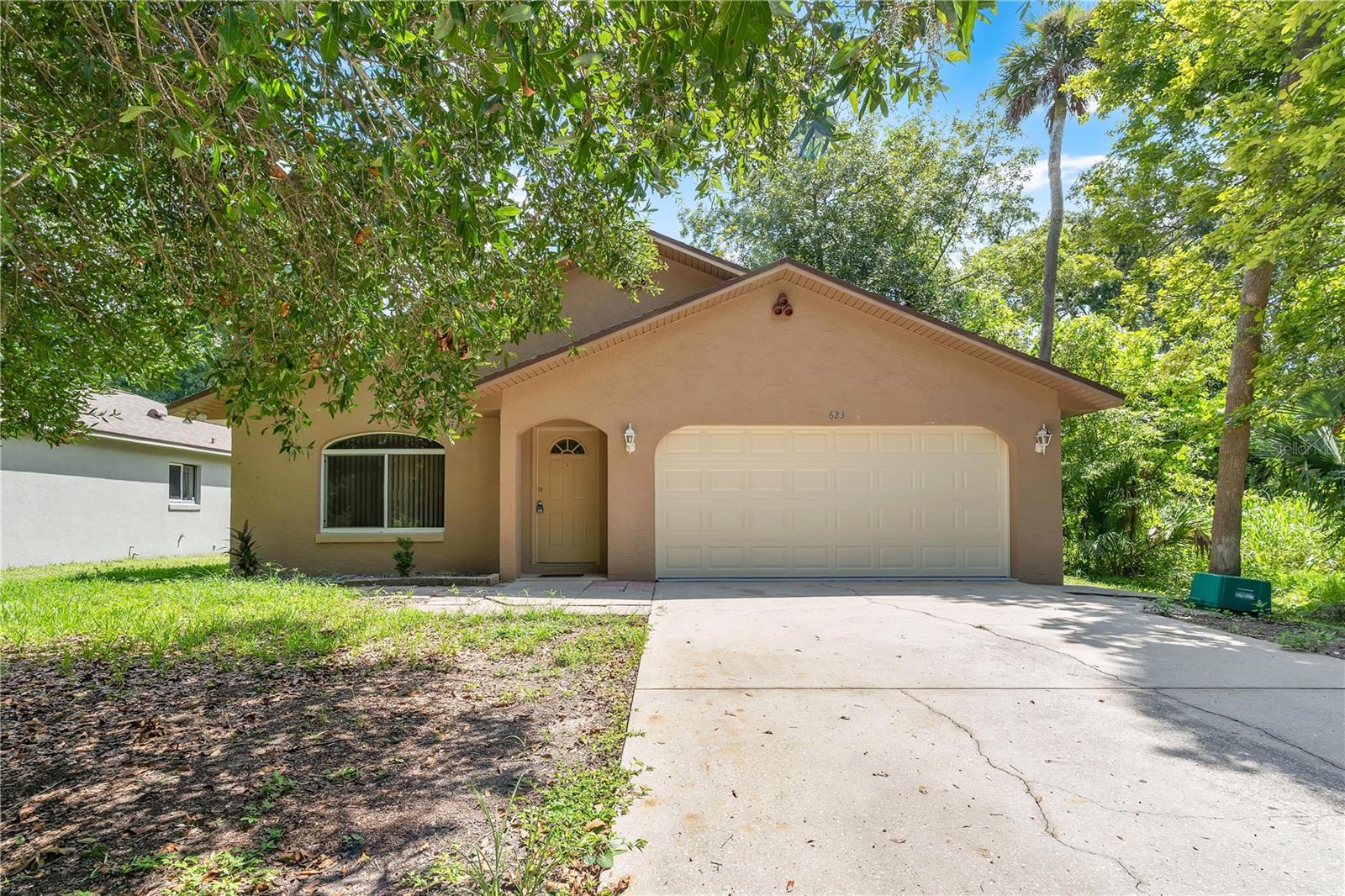 623 Parque Drive, FL