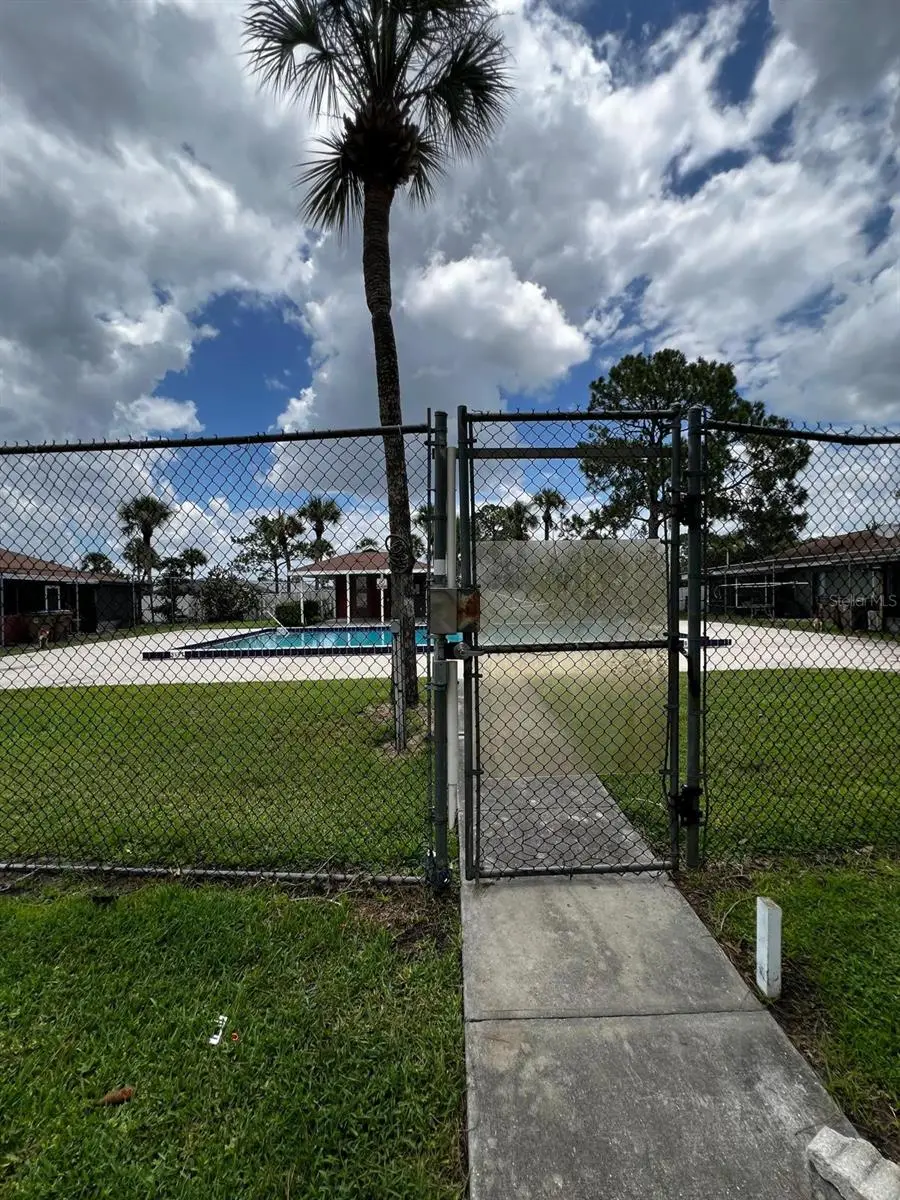 26 Las Palmas Way, FL