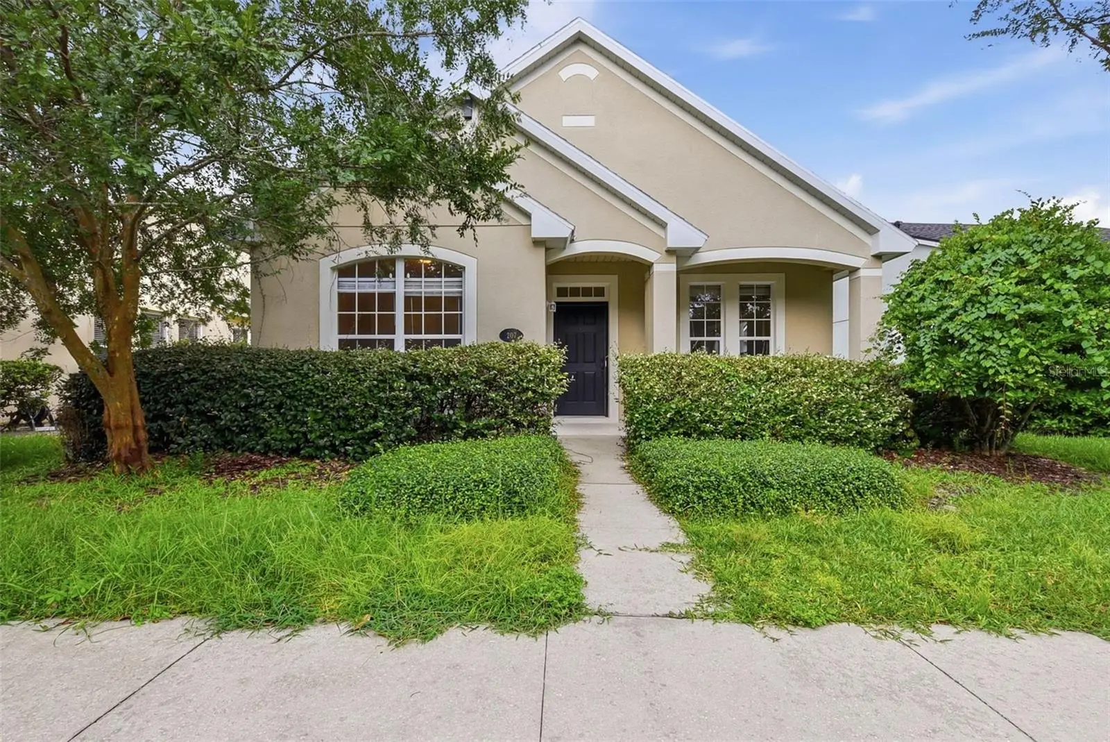 207 Manor View Lane, FL