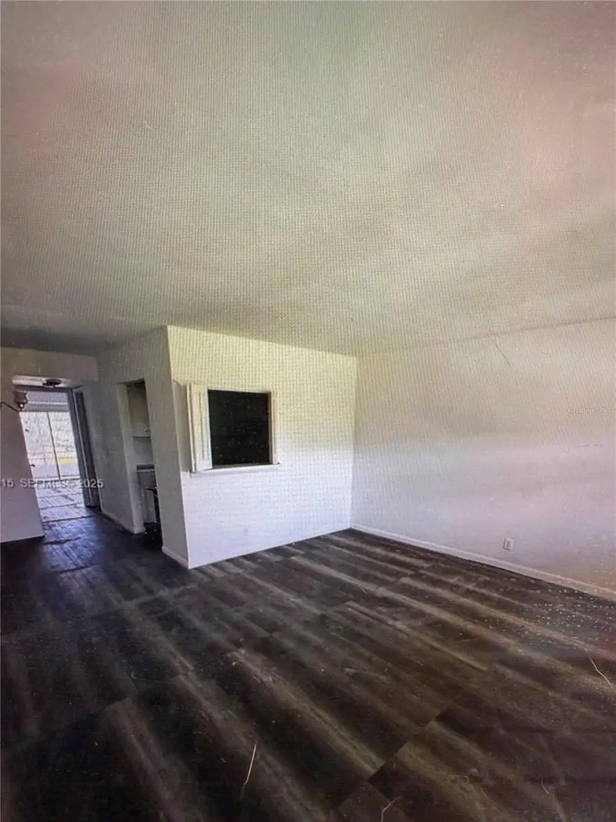 42 Sheffield B, FL