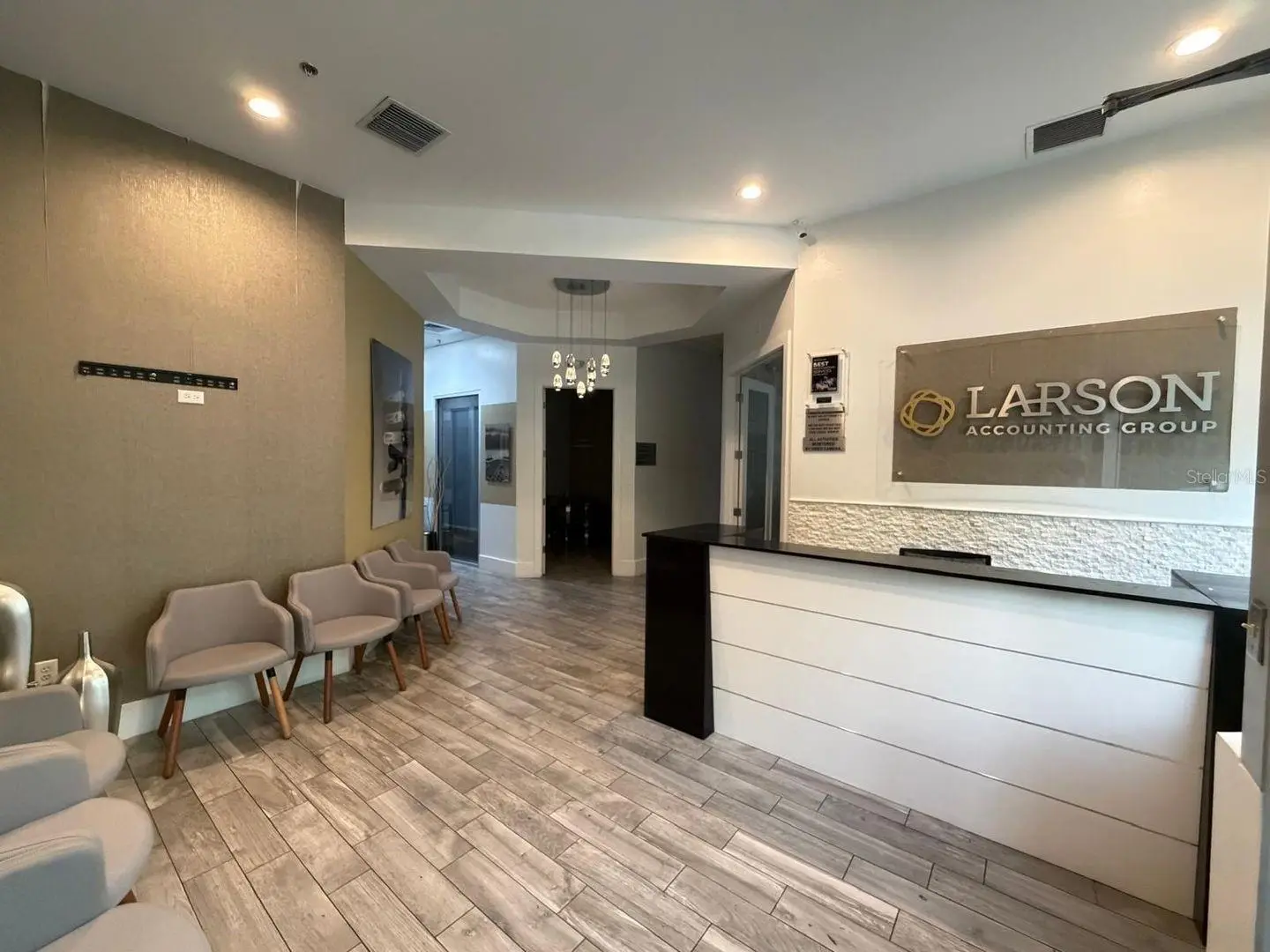 7901 Kingspointe Parkway, FL