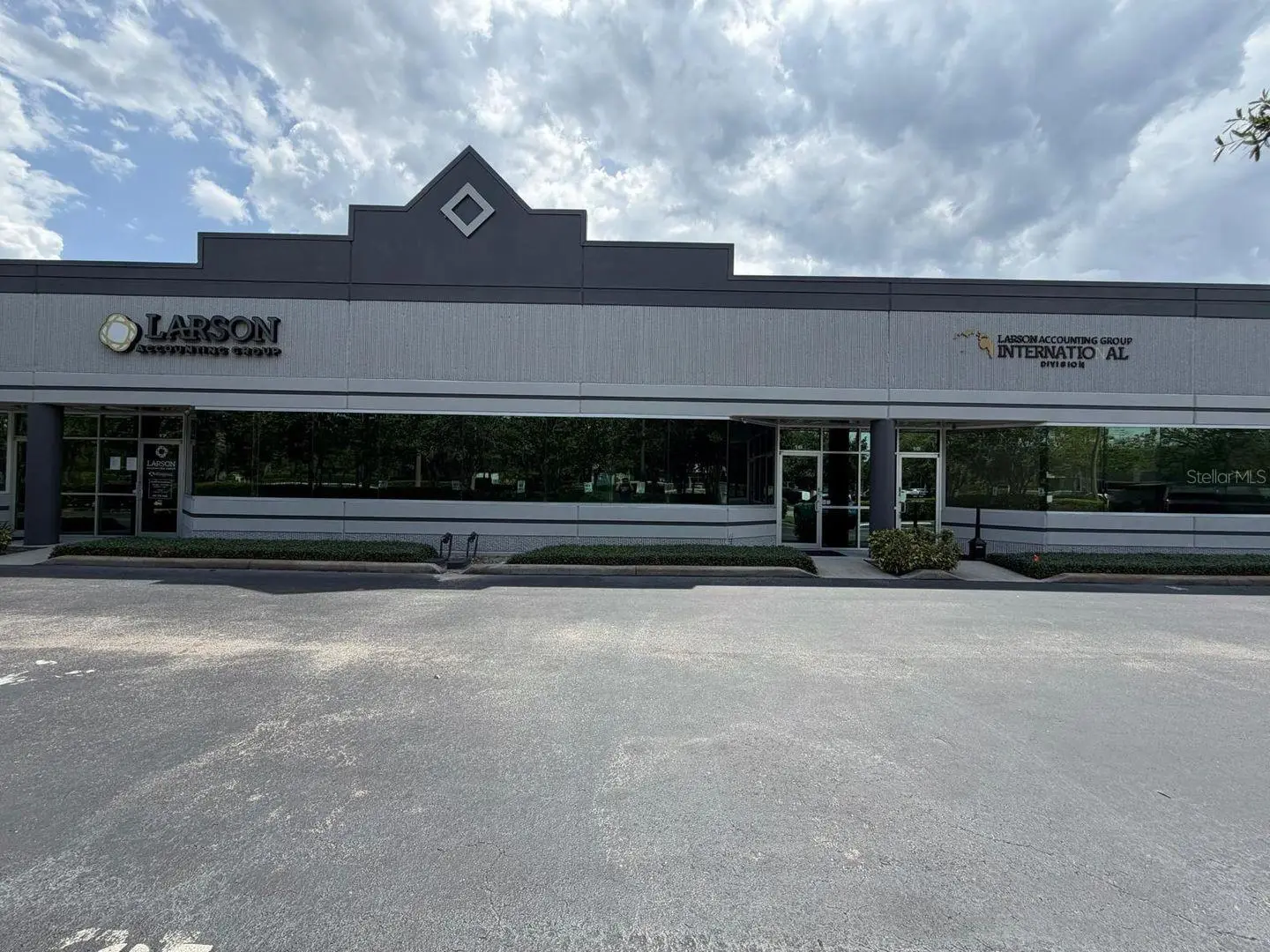 7901 Kingspointe Parkway, FL