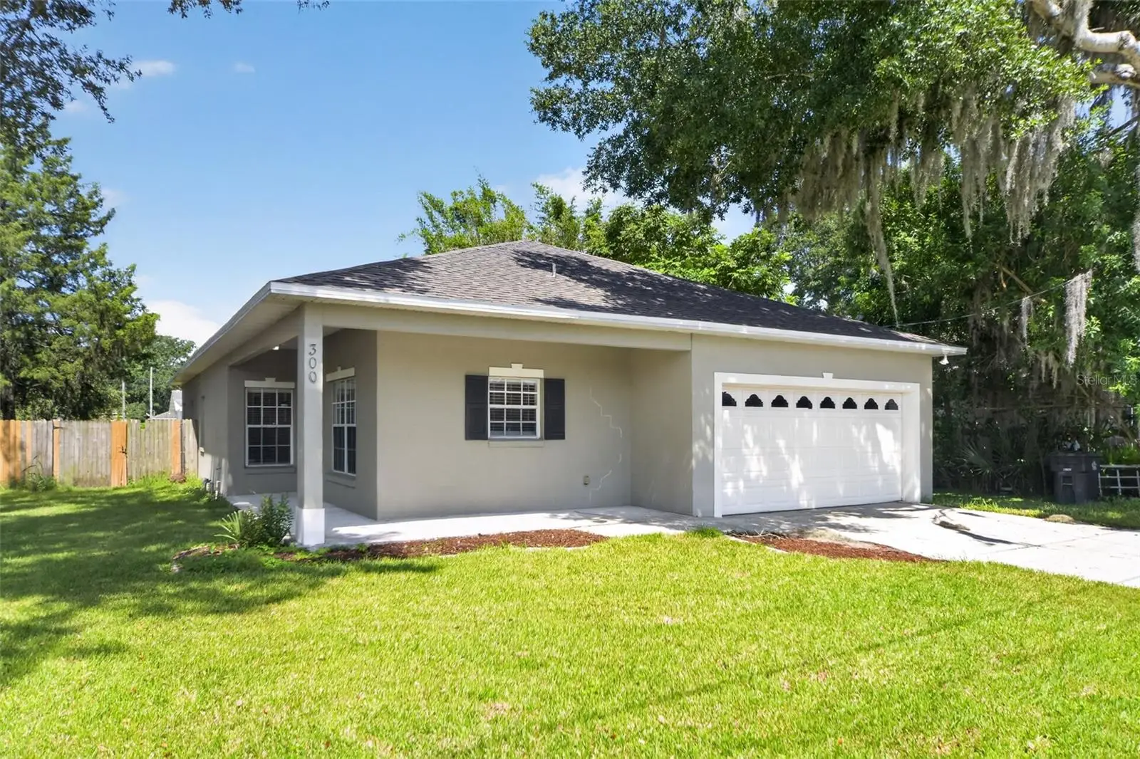 300 Woodland Street, FL