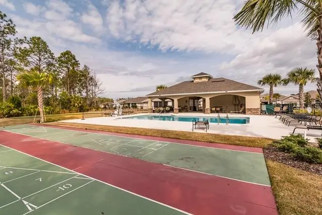 153 Park Place Circle, FL