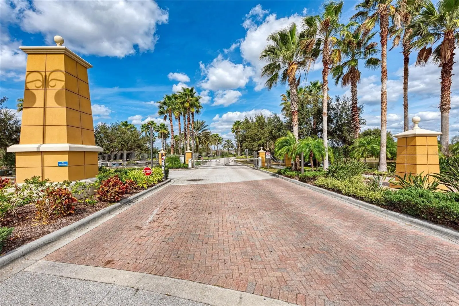 12051 Forest Park Circle, FL