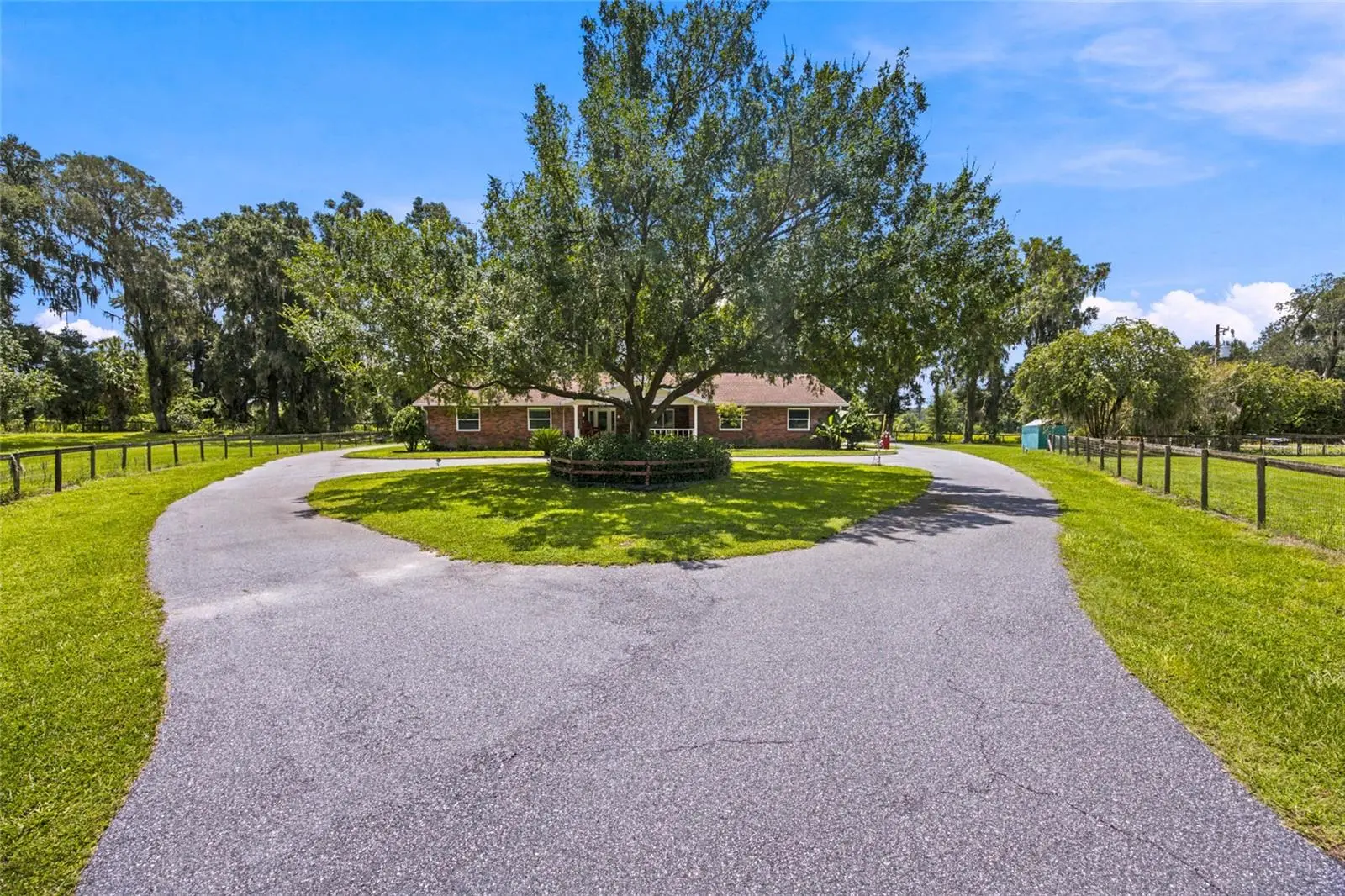690 165th Street, FL