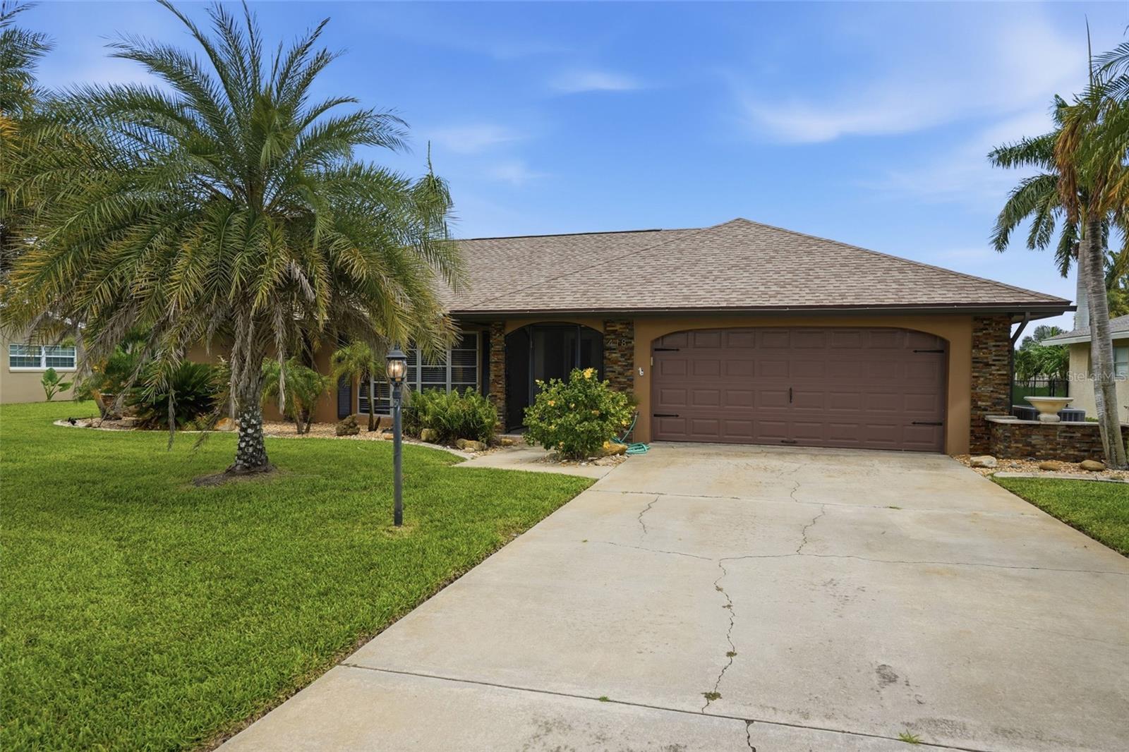 418 Avalon Drive, FL