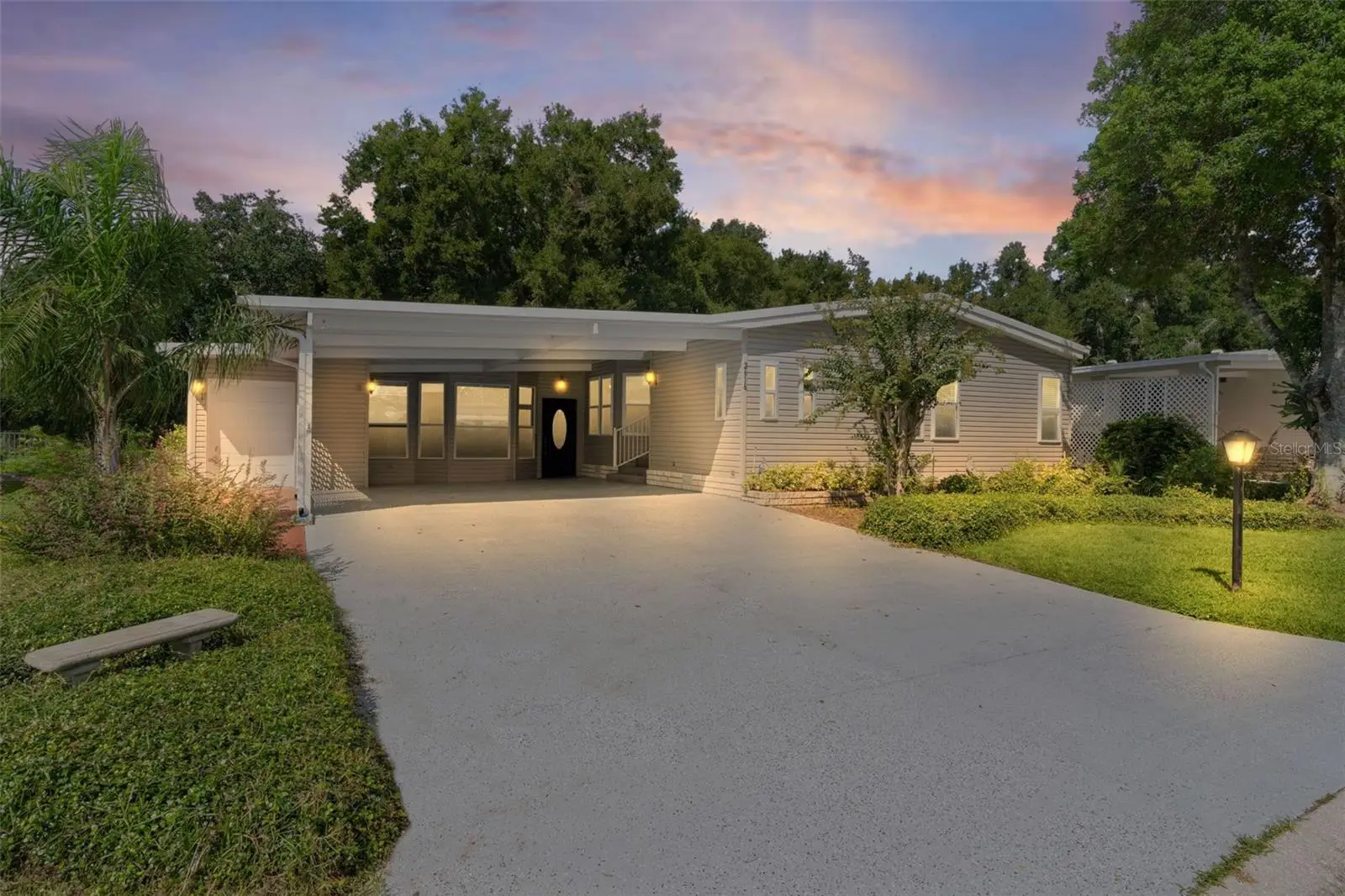 2616 Lake Grassmere Circle, FL