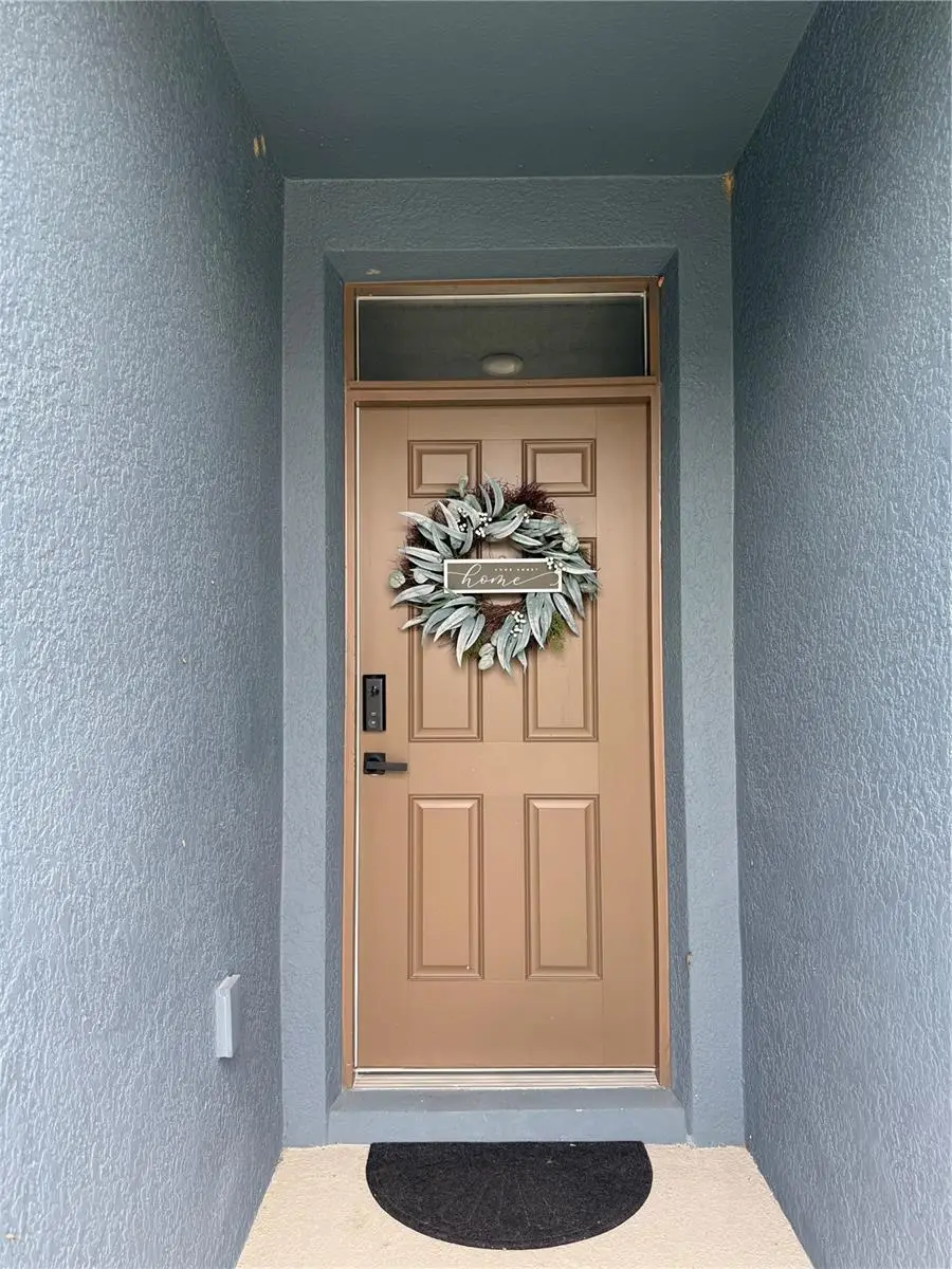 635 Autumn Stream Drive, FL