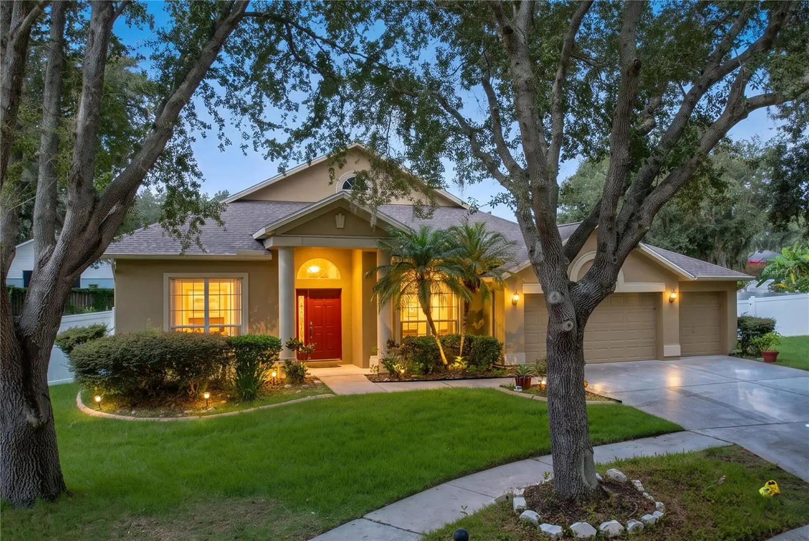 1124 Split Silk Street, FL