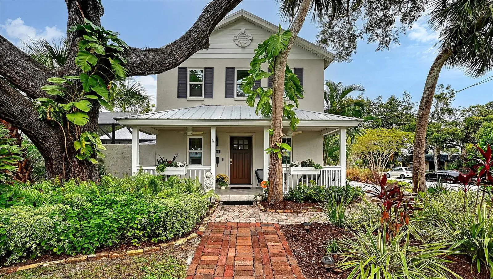 1685 6th Street, FL