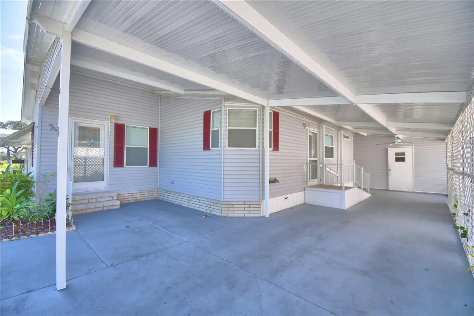 6086 Southern Oaks Drive, FL