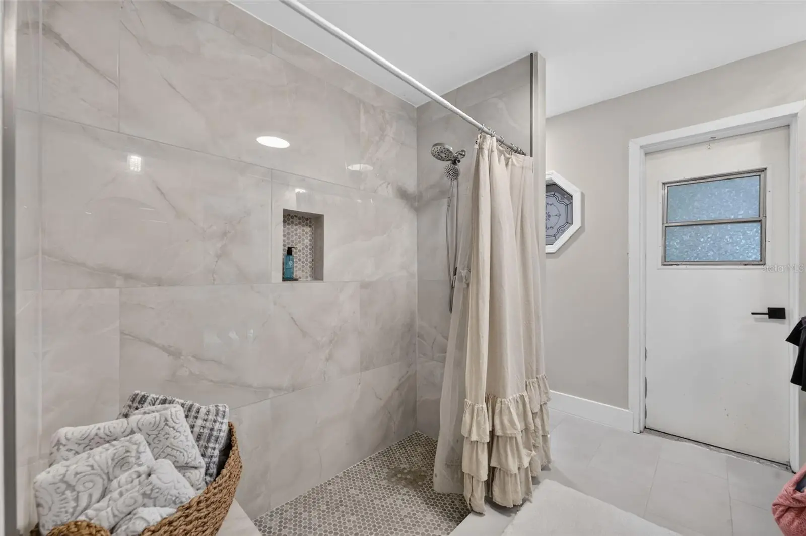165 Lake Destiny Trail, FL