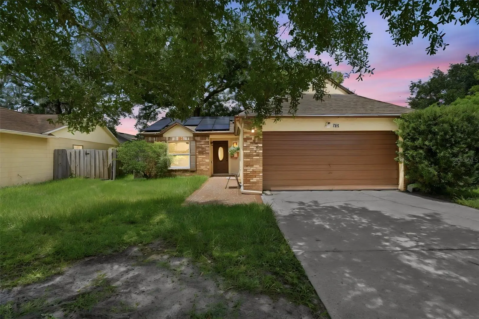723 Oak Manor Circle, FL