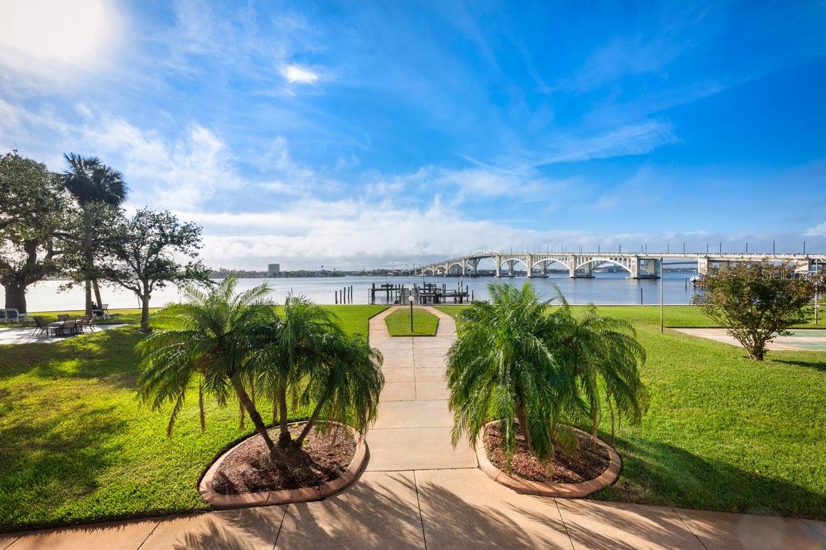 1224 Peninsula Drive, FL