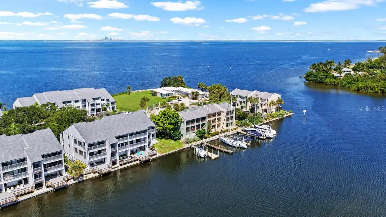 819 Bahia Del Sol Drive, FL