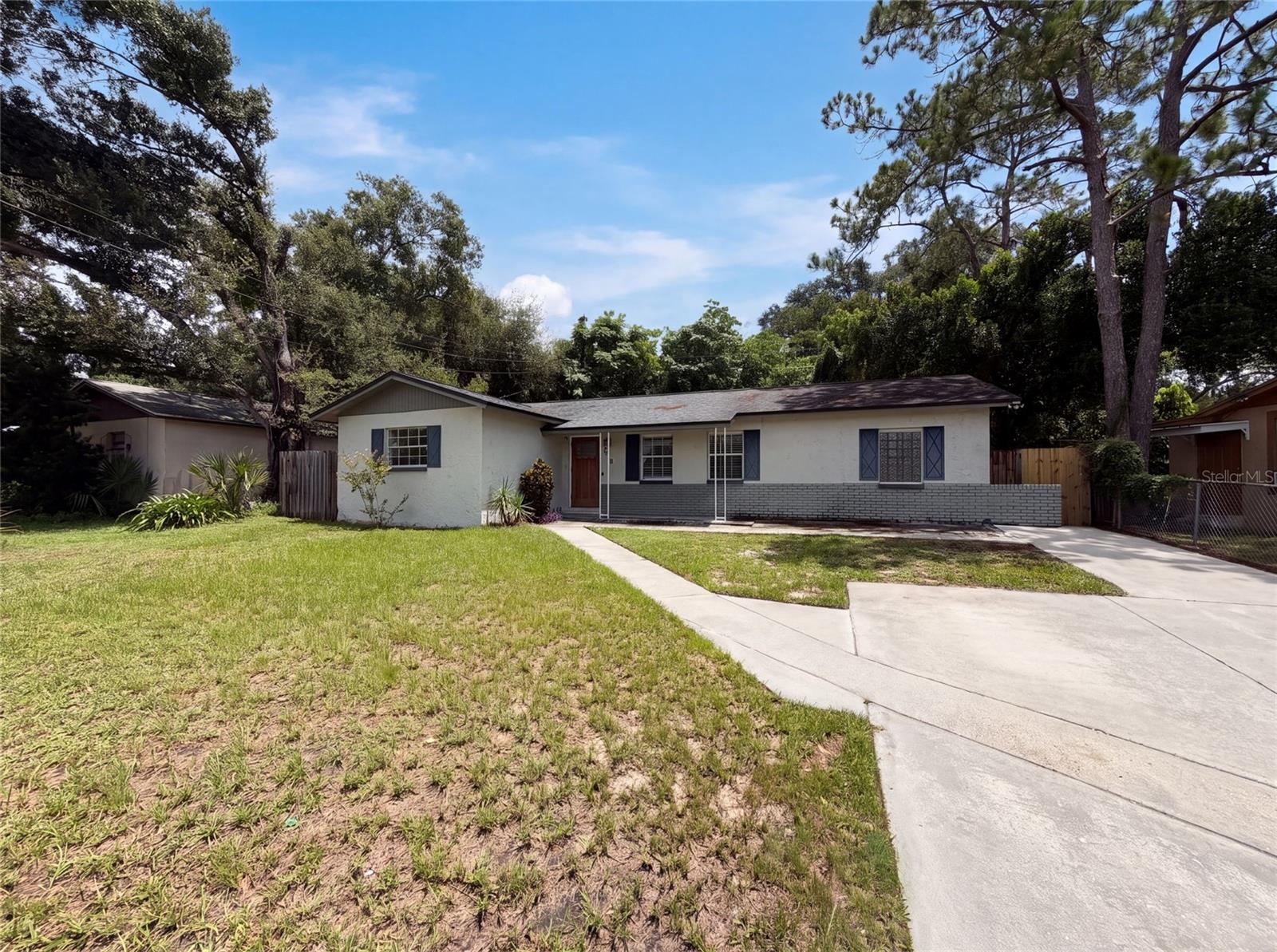 7018 Lynwood Drive, FL