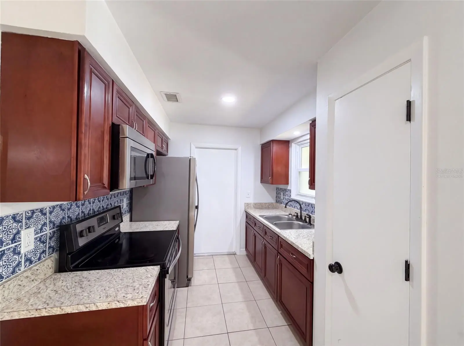7233 Thomas Jefferson Circle, FL