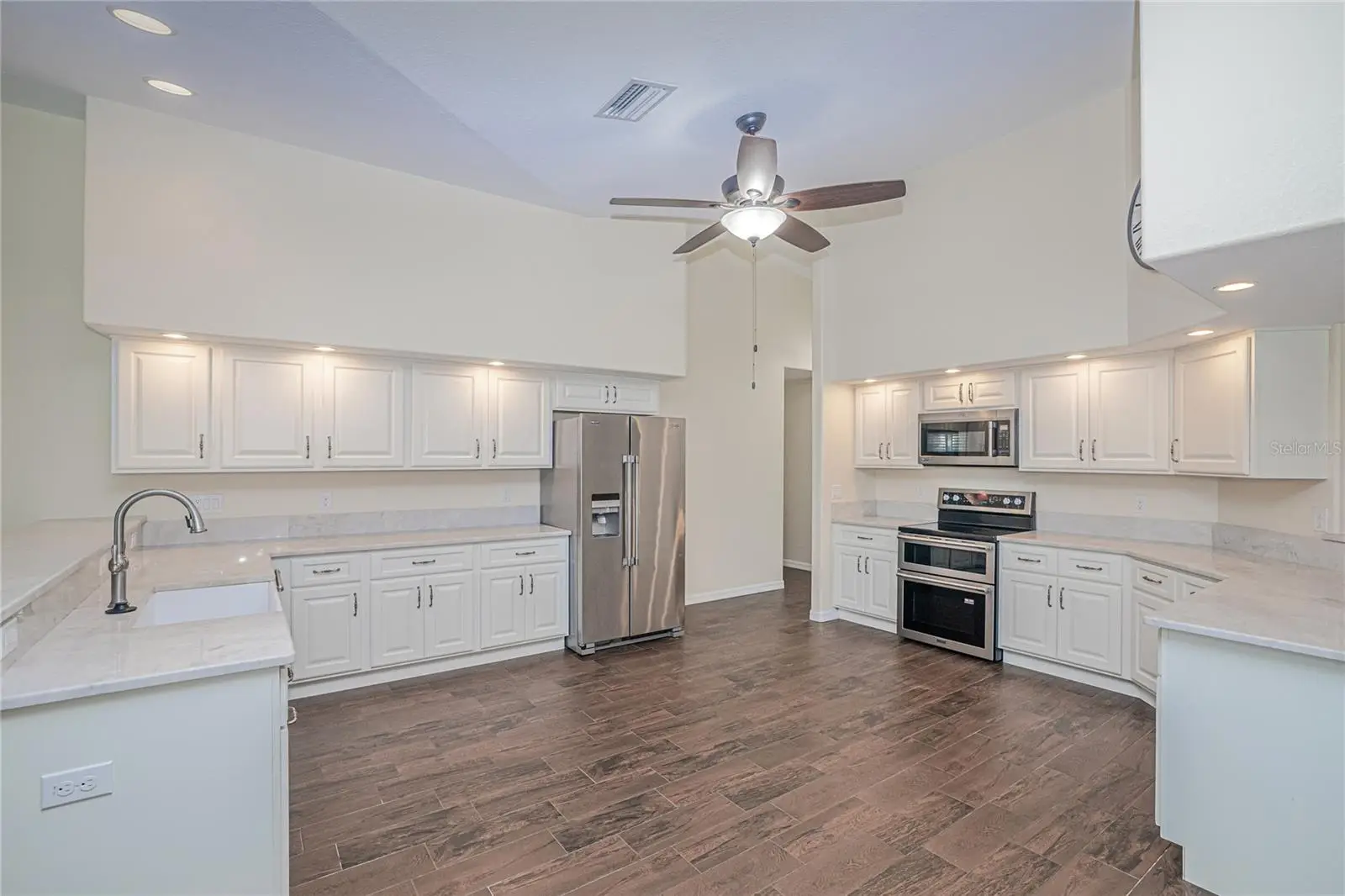 206 Waterway Drive, FL