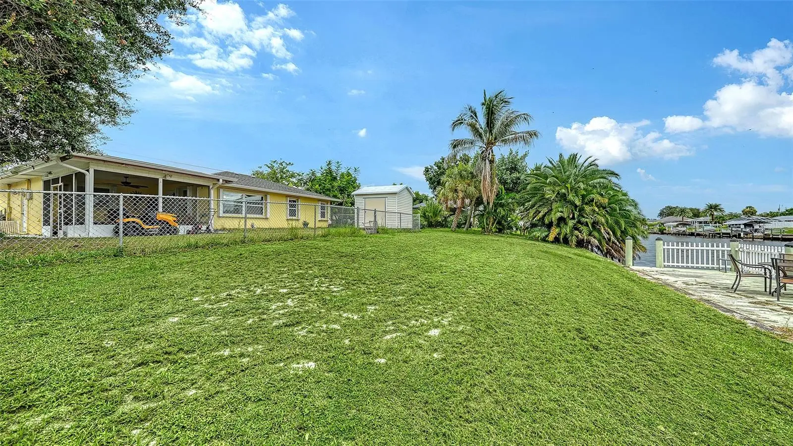 481 Tarpon Boulevard, FL