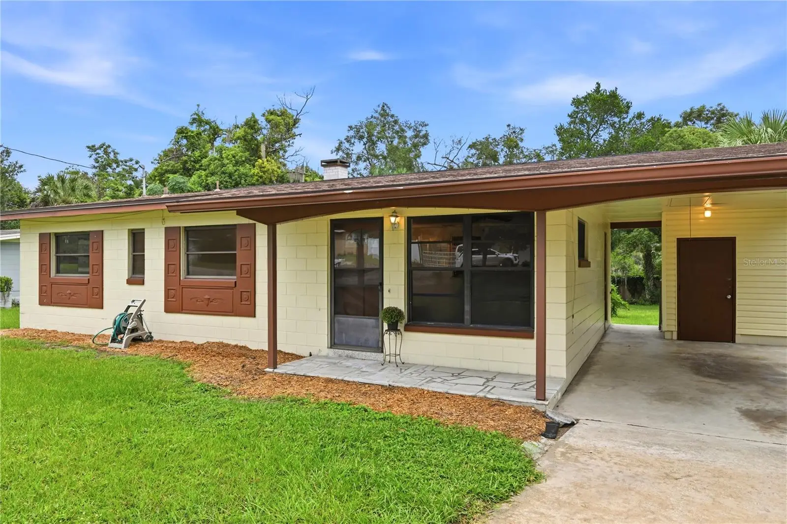 107 Oak Street, FL