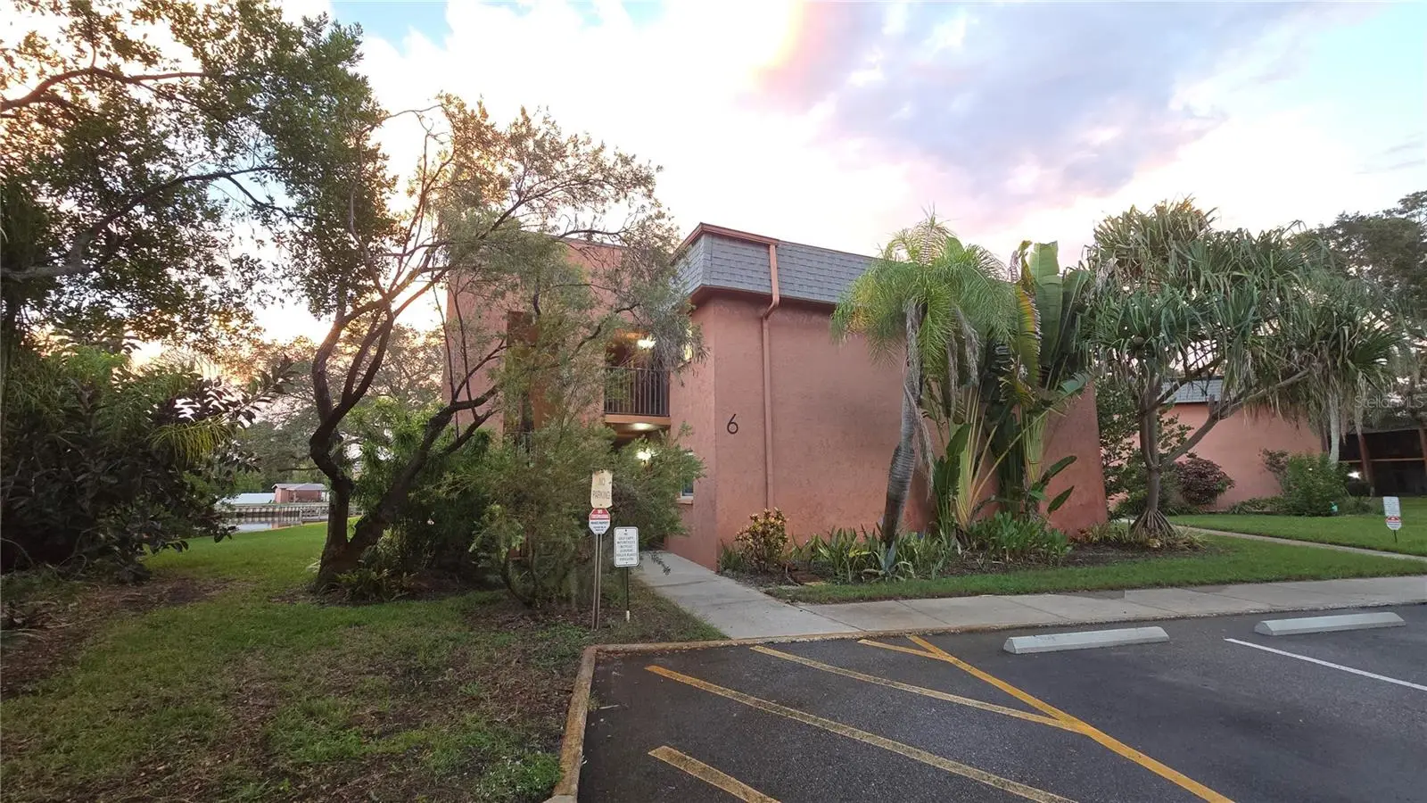 4805 Alt 19, FL