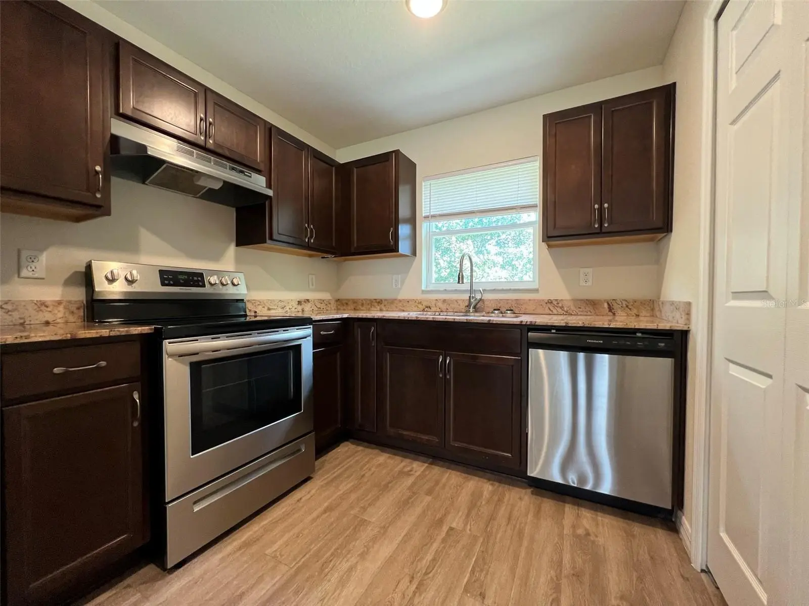 33 Poplar Road, FL
