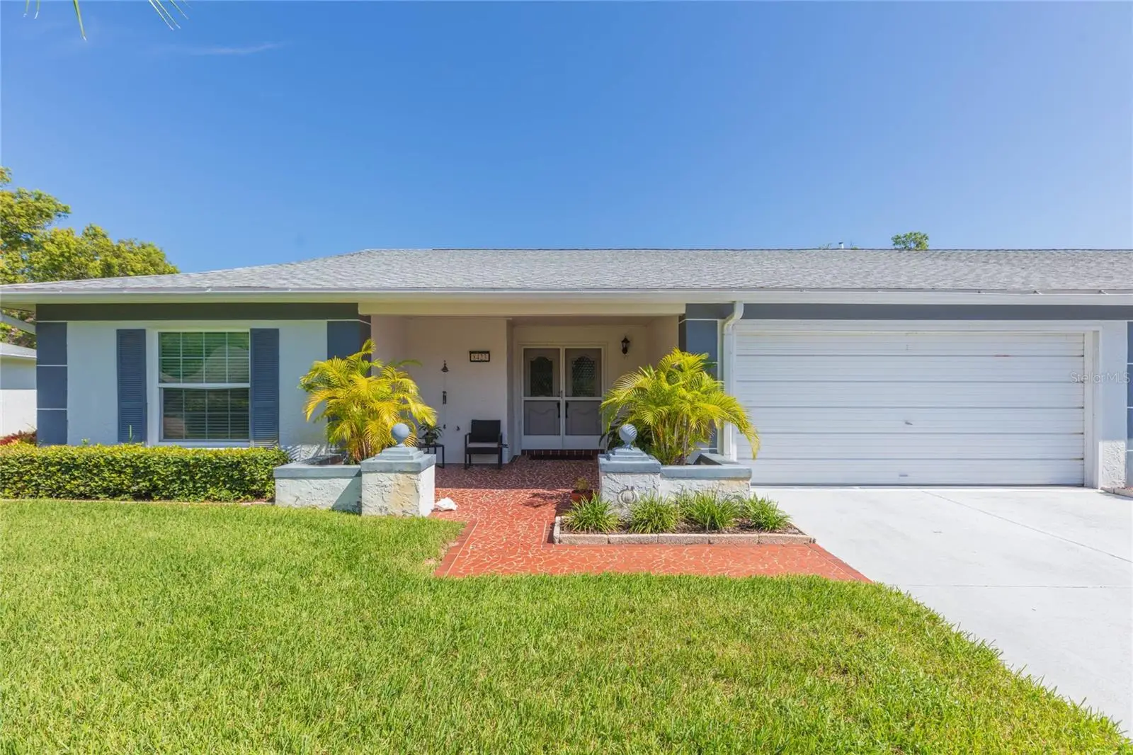 8423 Pebble Drive, FL