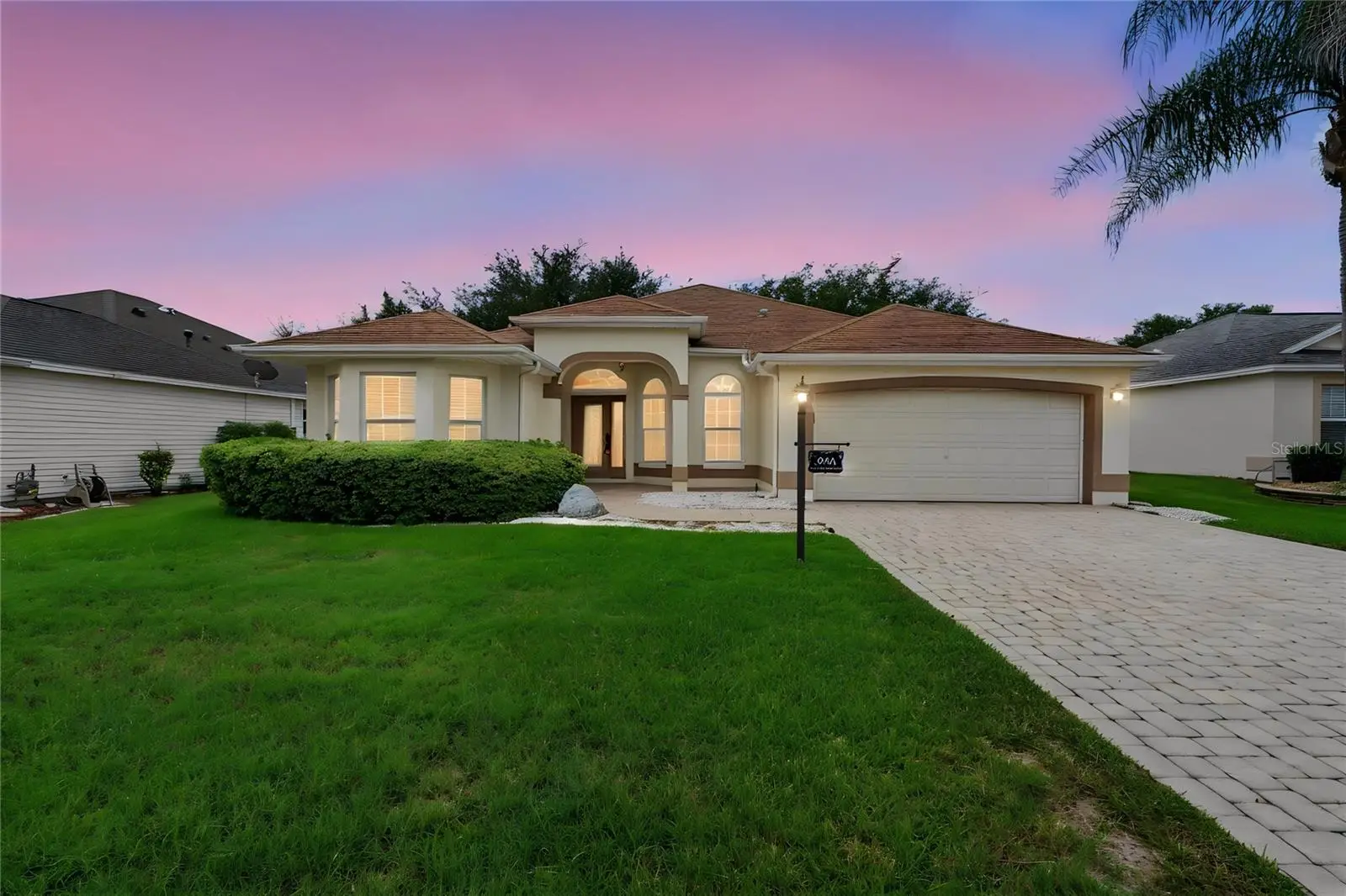 556 Kingston Way, FL