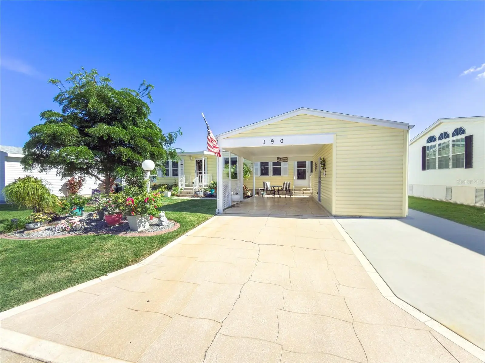 190 Nightingale Circle, FL