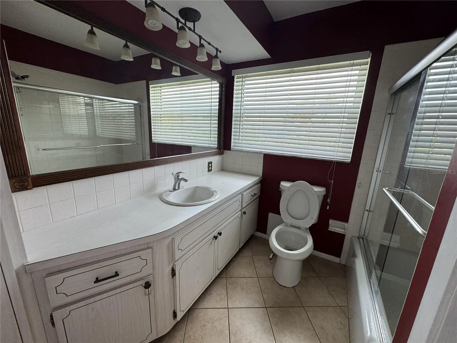517 Mount Vernon Drive, FL