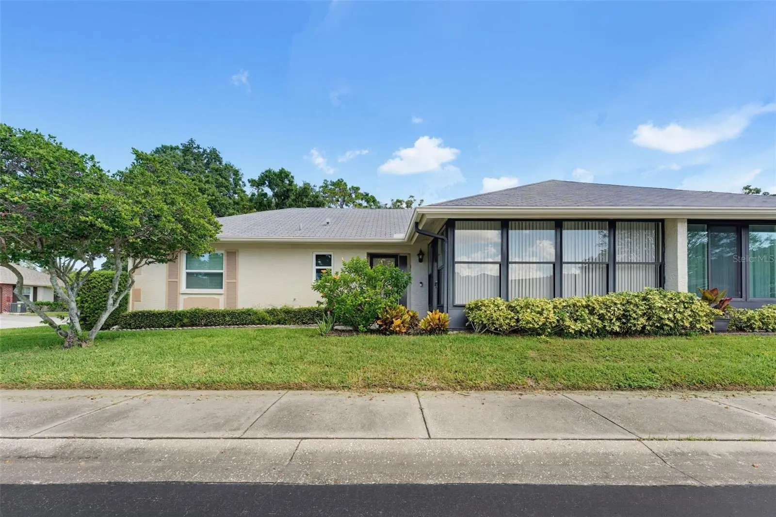 1372 Carlisle Court, FL