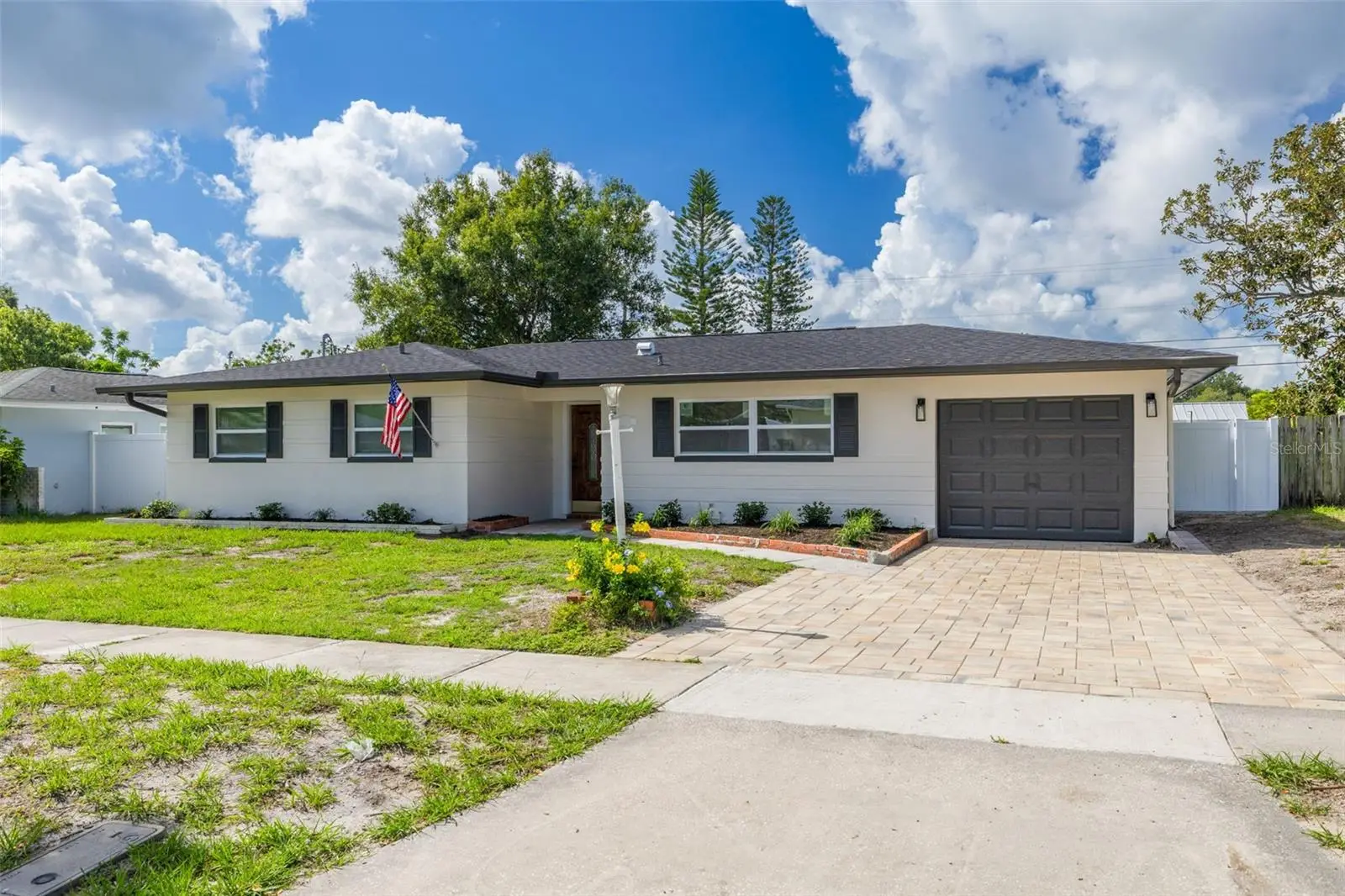 1673 Cambridge Drive, FL